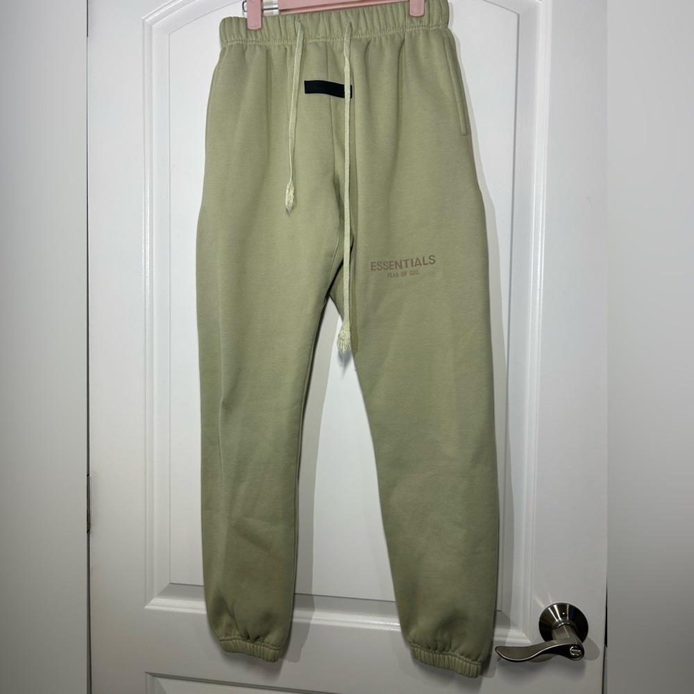 Essentials FEAR of God Sage Green Sweatpants Joggers Size M Lounge Cozy